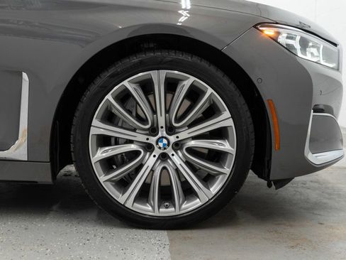 Used 2022 BMW 750i xDrive AWD/4WD image 43