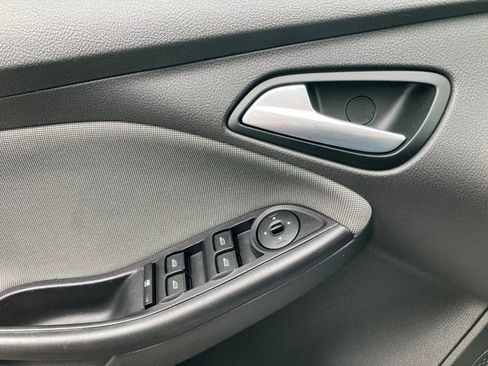 Used 2012 Ford Focus SE image 10