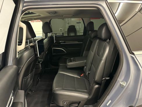 Used 2022 Kia Telluride EX image 29