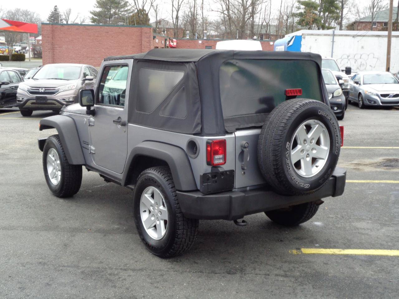 Used 2015 Jeep Wrangler Sport w/ Quick Order Package 24S AWD/4WD image 3