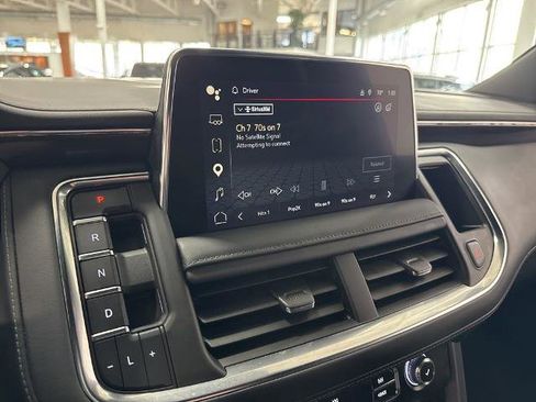 Used 2023 GMC Yukon XL SLE AWD/4WD image 19