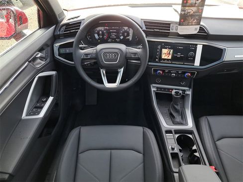 New 2025 Audi Q3 2.0T Premium image 23