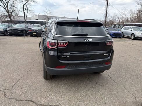 Used 2022 Jeep Compass Latitude image 12