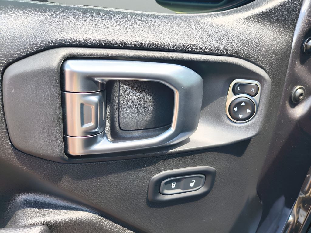 Used 2024 Jeep Gladiator Sport AWD/4WD image 9