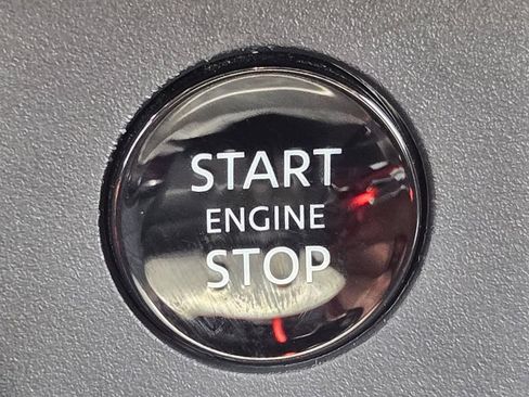 Used 2024 Nissan Rogue SV FWD image 18