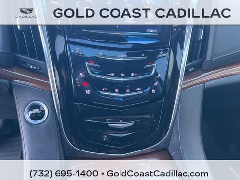 Used 2017 Cadillac Escalade ESV Luxury image 28