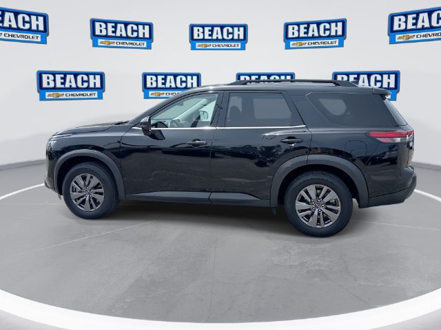 Used 2025 Nissan Pathfinder SV FWD image 5