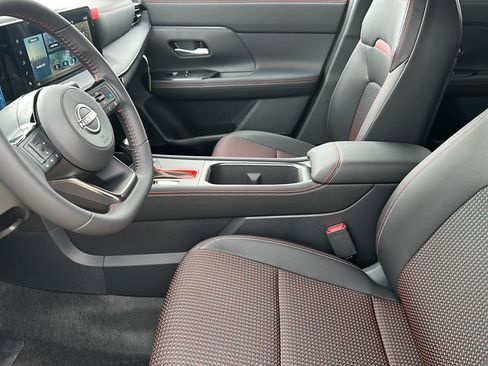 New 2025 Nissan Kicks SR w/ Illumination Package image 10