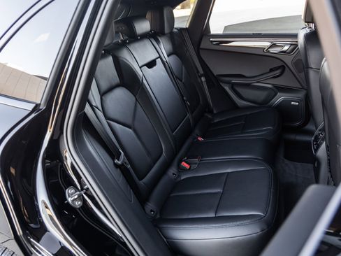 Certified 2026 Porsche Macan AWD/4WD image 42