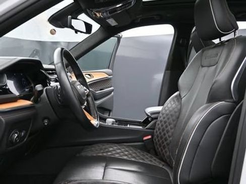 Used 2022 Jeep Grand Cherokee Summit AWD/4WD image 9