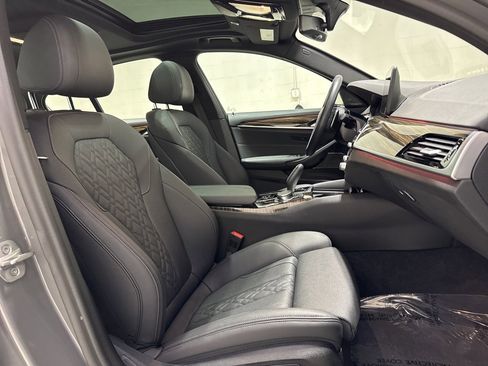 Used 2022 BMW 530i xDrive 530i xDrive w/ Premium Package image 36