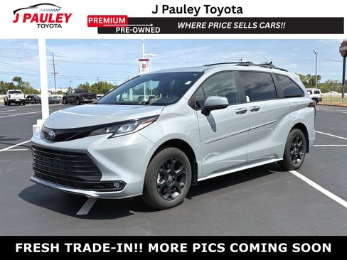 Certified 2025 Toyota Sienna XLE Woodland Edition AWD/4WD image 1