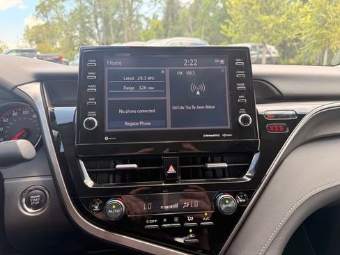 Used 2024 Toyota Camry XSE FWD image 3