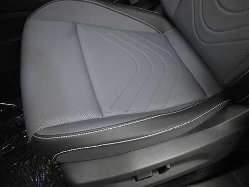 New 2026 Volkswagen Tiguan SE AWD/4WD image 22
