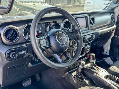 Used 2022 Jeep Wrangler Sport AWD/4WD image 13