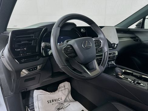 Used 2025 Lexus RX 350 F Sport w/ Convenience Package image 9