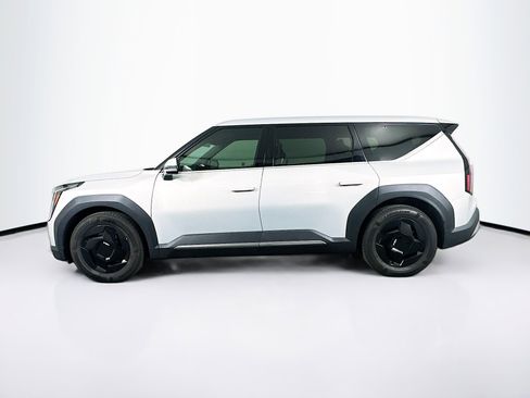 Used 2024 Kia EV9 Light RWD image 4