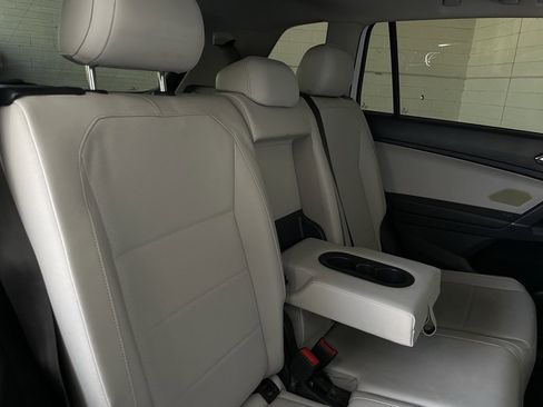 Used 2018 Volkswagen Tiguan SE w/ Panoramic Sunroof Package image 21