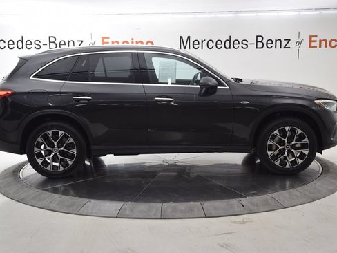 Used 2025 Mercedes-Benz GLC 350e 4MATIC image 7