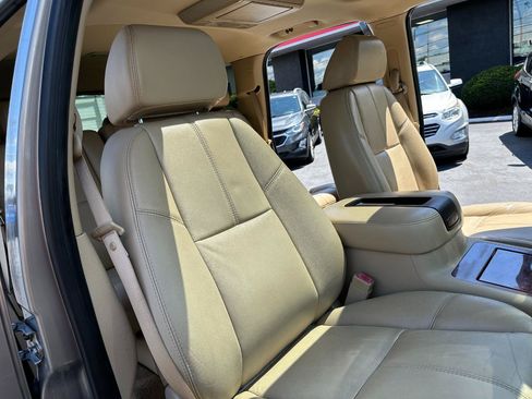 Used 2007 Chevrolet Tahoe LTZ w/ LTZ Preferred Equipment Group AWD/4WD image 35