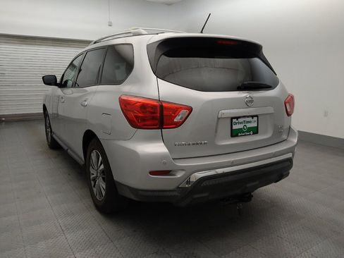 Used 2018 Nissan Pathfinder SV AWD/4WD image 5