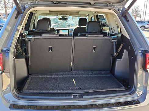 New 2026 Volkswagen Atlas SE image 6