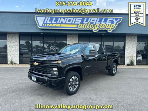 Used 2024 Chevrolet Silverado 2500 Custom w/ Custom Value Package AWD/4WD image 1
