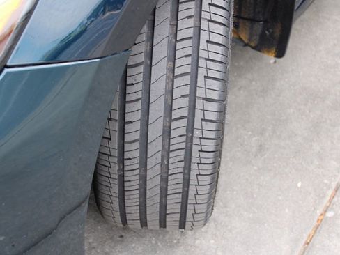 Used 2019 Toyota Camry SE image 12