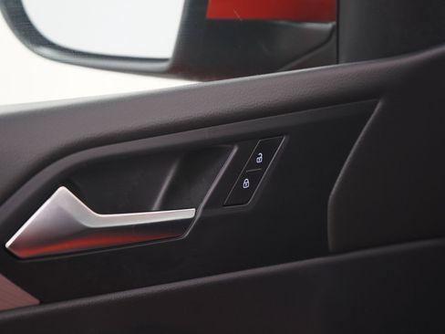 Used 2019 Volkswagen Jetta SE w/ Cold Weather Package FWD image 21