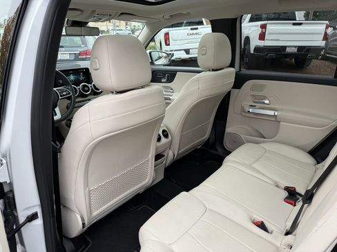 Used 2020 Mercedes-Benz GLB 250 image 24