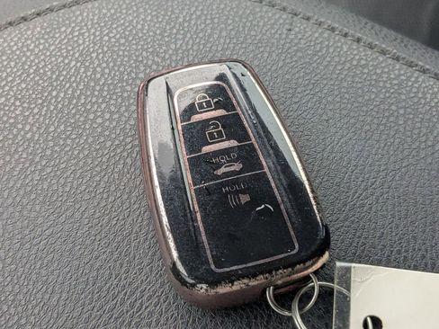 Used 2023 Toyota Camry XLE image 26