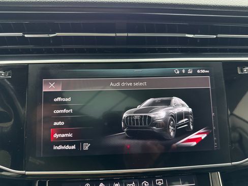 Used 2019 Audi Q8 Premium Plus w/ Premium Plus AWD/4WD image 28