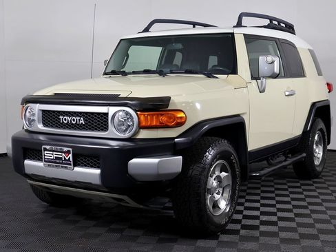 Used 2008 Toyota FJ Cruiser 4WD image 3