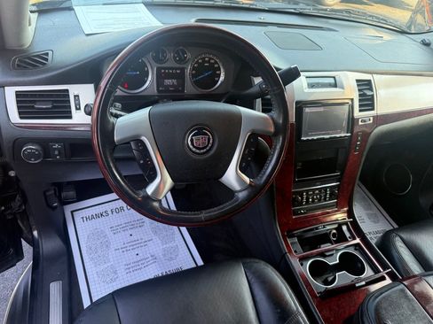 Used 2011 Cadillac Escalade AWD image 50