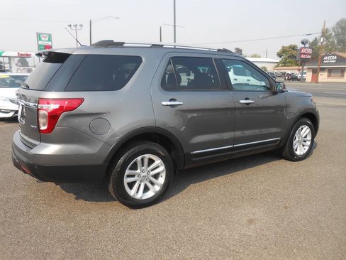 Used 2012 Ford Explorer XLT AWD/4WD image 9