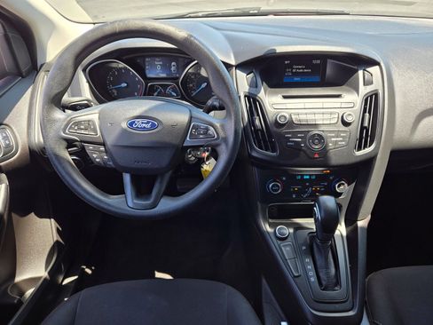 Used 2017 Ford Focus SE FWD image 7