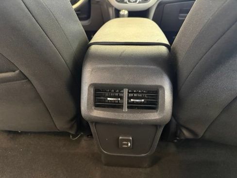 Used 2019 Chevrolet Equinox LS FWD image 23