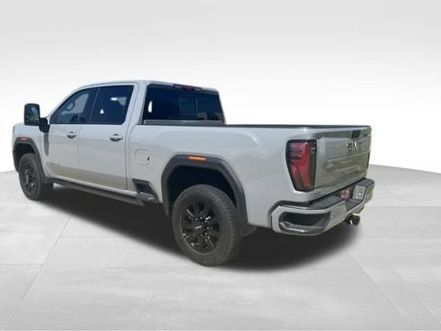 Used 2025 GMC Sierra 2500 AT4 w/ AT4 Premium Plus Package AWD/4WD image 5