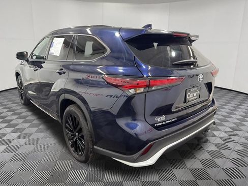Used 2025 Toyota Highlander XSE AWD/4WD image 5