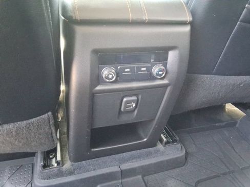 Certified 2021 Chevrolet Traverse LT FWD image 19