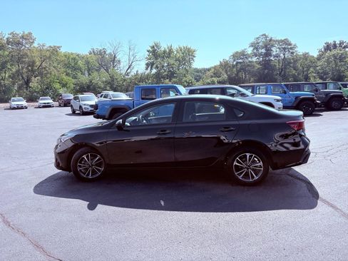 Used 2023 Kia Forte LXS image 8