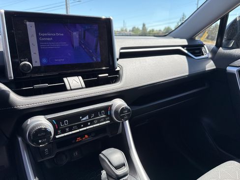 Used 2024 Toyota RAV4 XLE image 22