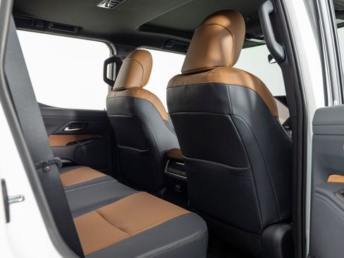 Used 2026 Lexus GX 550 image 21