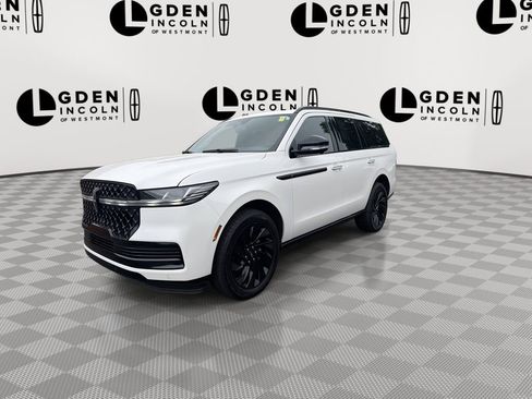 Certified 2026 Lincoln Navigator Reserve w/ Jet Appearance Package AWD/4WD image 4