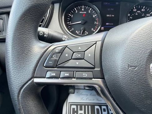 Used 2018 Nissan Rogue S FWD image 18
