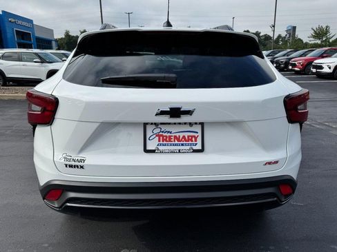 New 2025 Chevrolet Trax RS image 4
