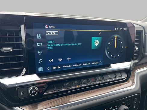 Used 2024 Chevrolet Silverado 1500 LT image 10