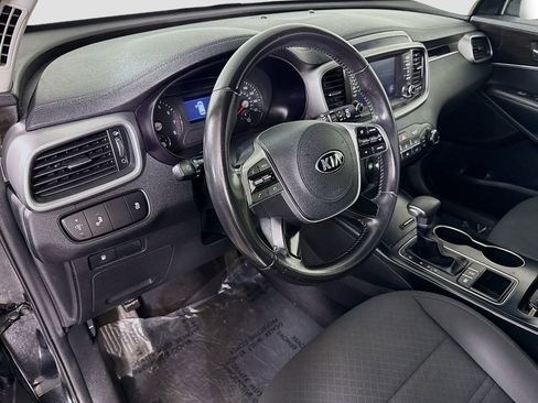 Used 2020 Kia Sorento LX image 18