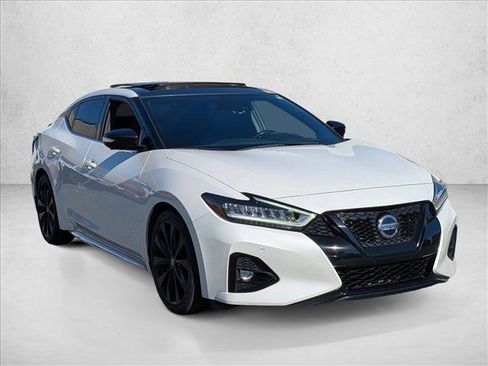 Used 2021 Nissan Maxima SR w/ Sport Mat Group image 3