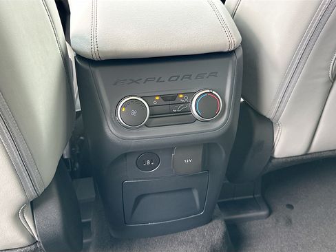 New 2026 Ford Explorer Active w/ Active Comfort Package RWD image 18